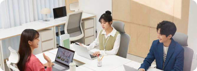 창업 관련 상담하는 이미지